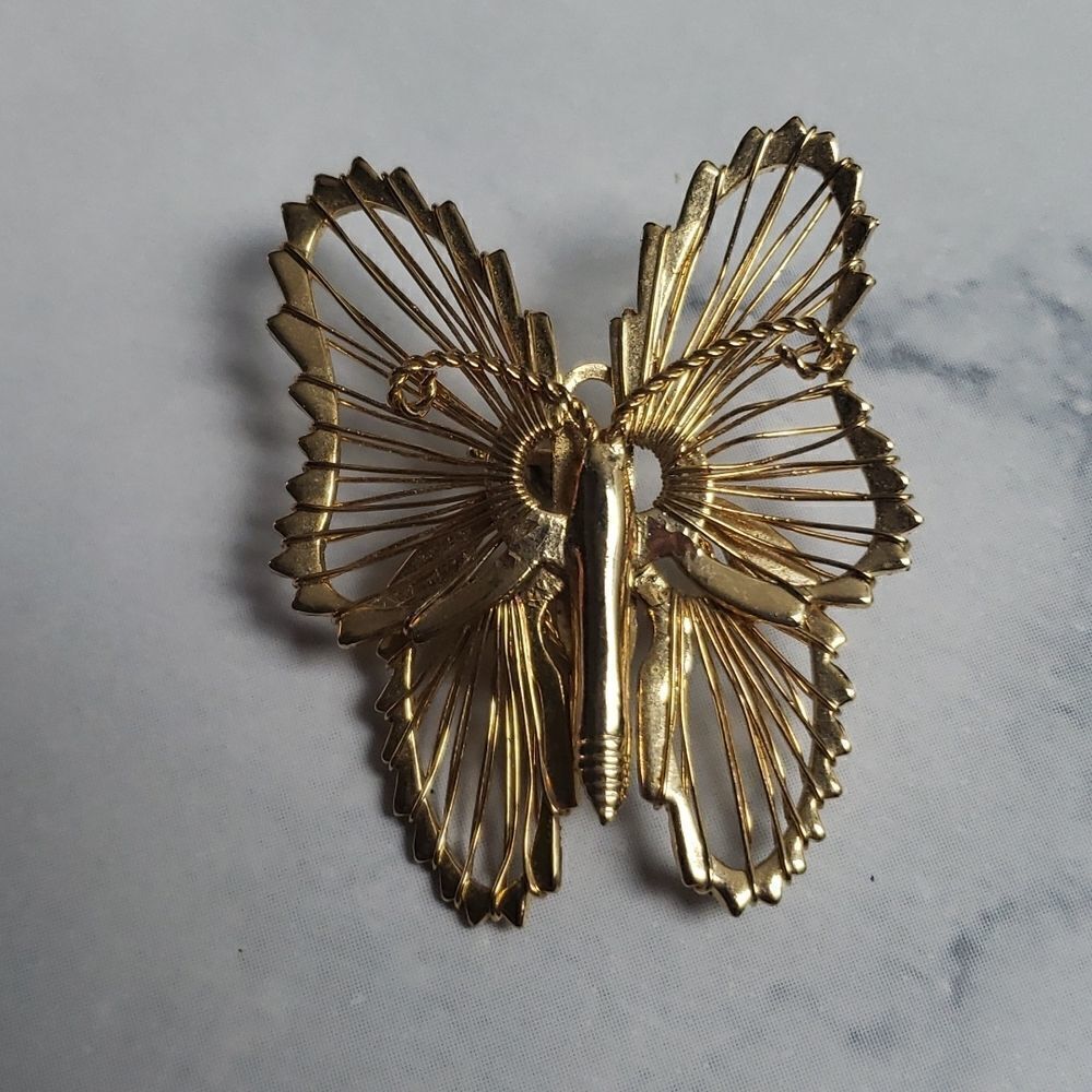 ‎Butterfly 🦋 Brooche - Picture 2 of 6